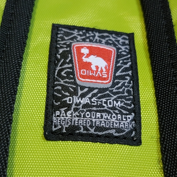 OIWAS Green Backpack - Picture 8 of 11